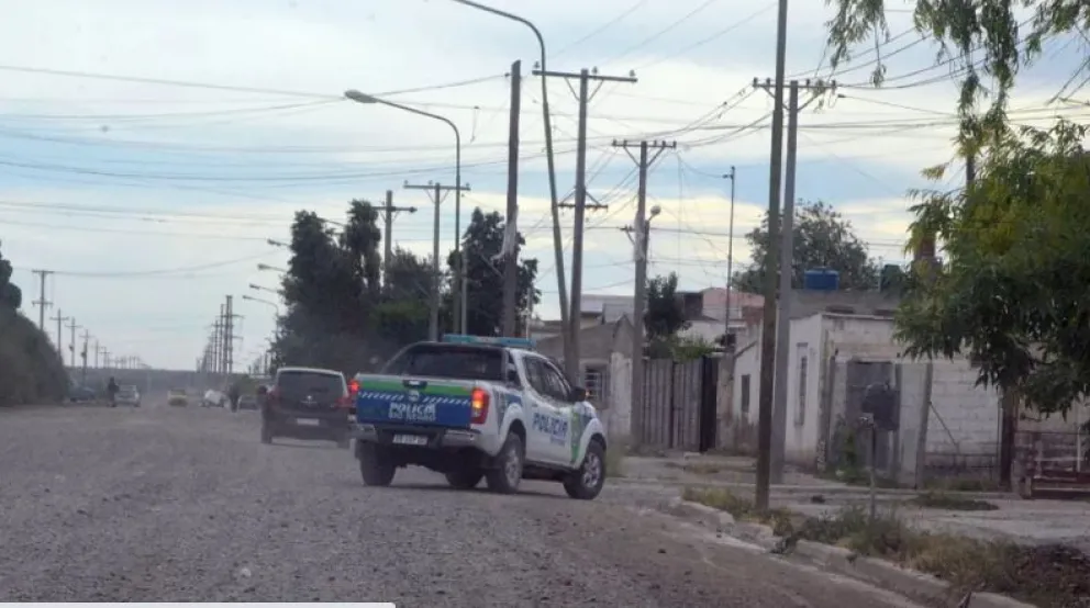 El motochorro que robó y amenazó con un cuchillo es vigilador privado en un banco de Viedma 