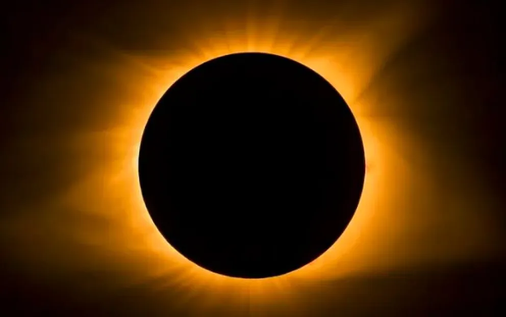 El eclipse parcial de sol ya es una realidad: seguilo en vivo 