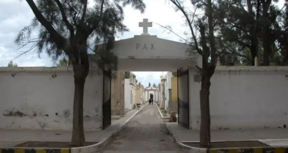 Nueva denuncia contra la directora del cementerio de Viedma: todos los detalles 
