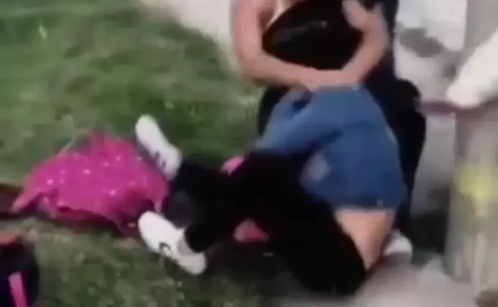 Denuncian que una menor atacó "a matar" a una compañera: ya tiene antecedentes de violencia