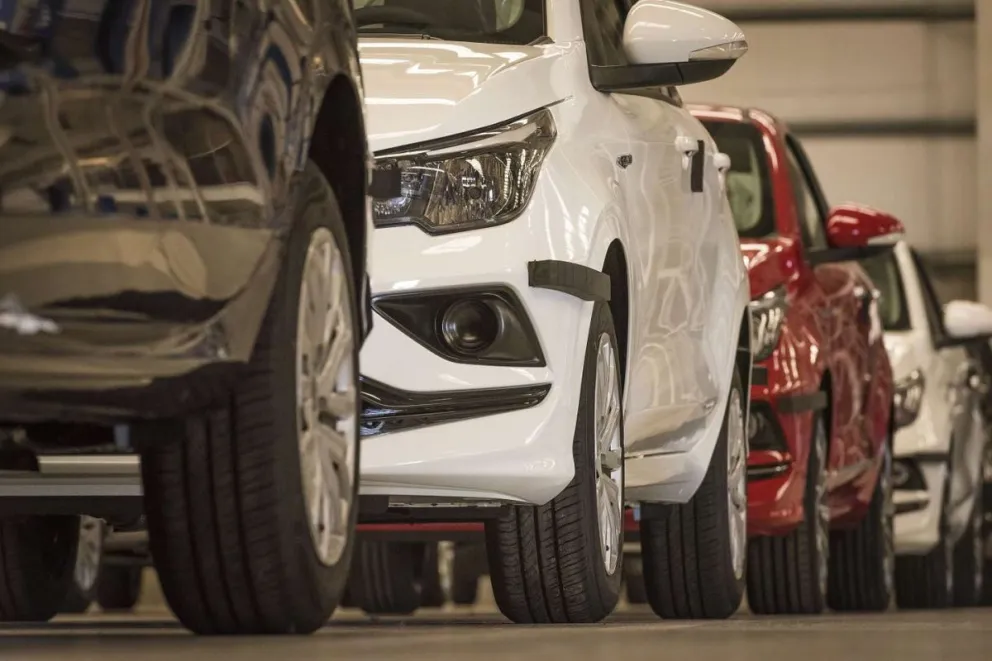 El auto 0km cada vez más lejos: cuántos sueldos se necesitan en Viedma para llegar a este sueño