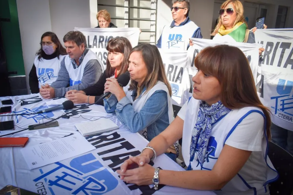 Conflicto docente: por los descuentos habrá paro el viernes 6 y lunes 9 con movilización en Viedma