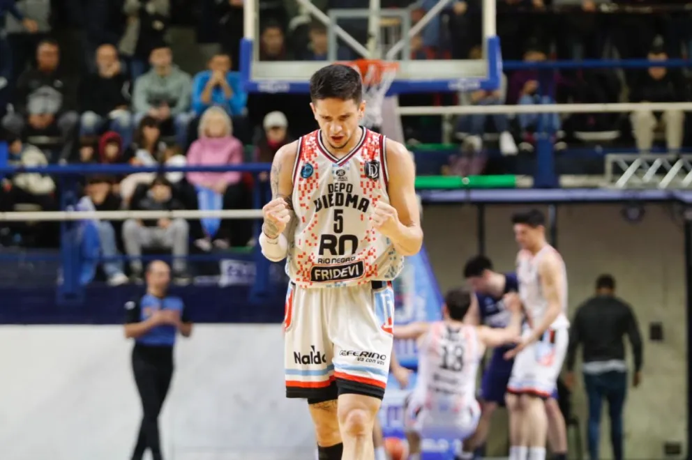 En semifinales: Depo Viedma barrió a Gimnasia en La Plata y espera rival