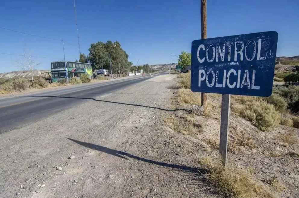 Tres personas, dos de ellos ex policías, declaradas culpables por la caza ilegal de guanacos