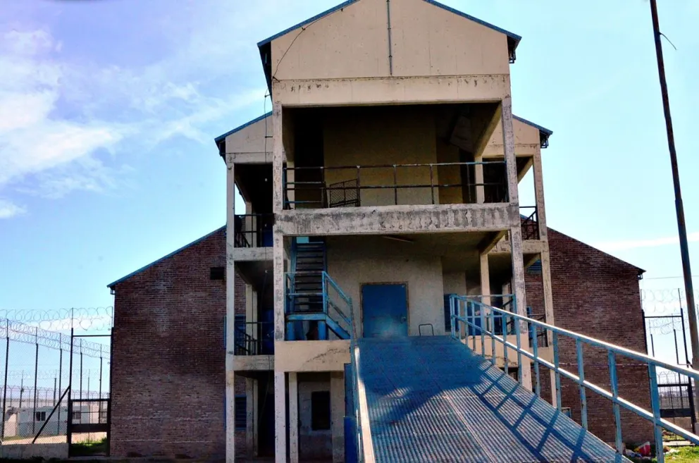 Metieron en la cárcel de Viedma a un hombre repatriado de Brasil  