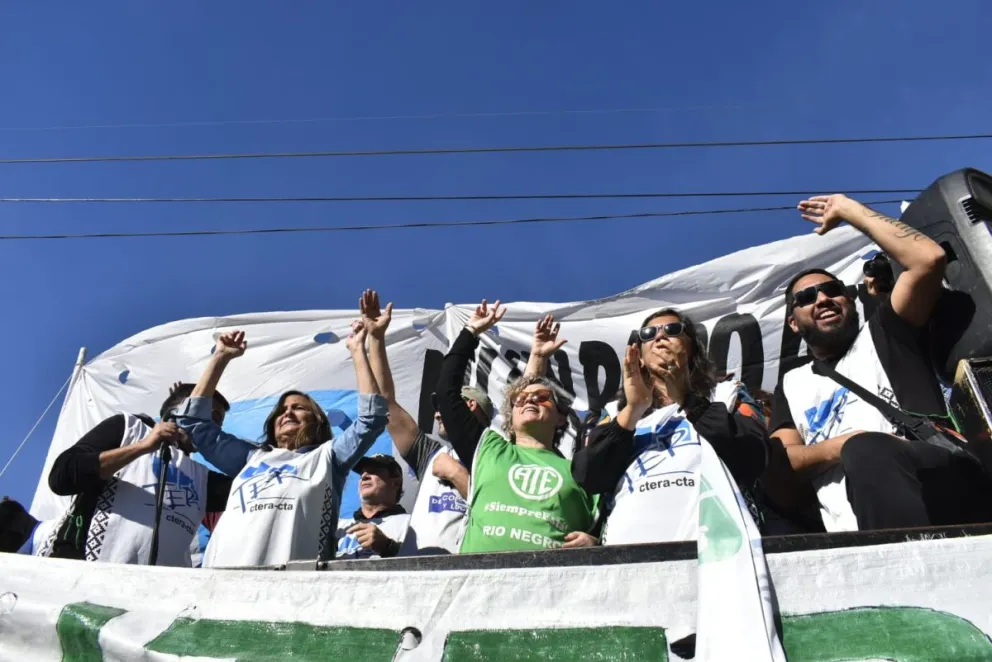 Docentes continuarán movilizados en una nueva jornada de paro